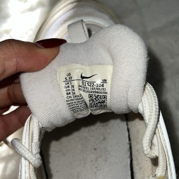 Airmax sneakers 👟🤍🤍 - Picture 3 of 3